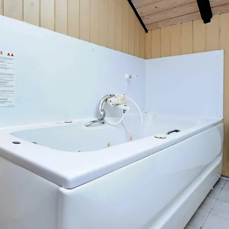 Three-bedroom Holiday In Borkop 15
