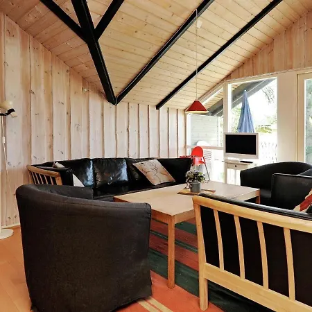 Three-bedroom Holiday In Borkop 15 * Egeskov